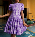 Robe Courte Évasée – Élégance Artistique