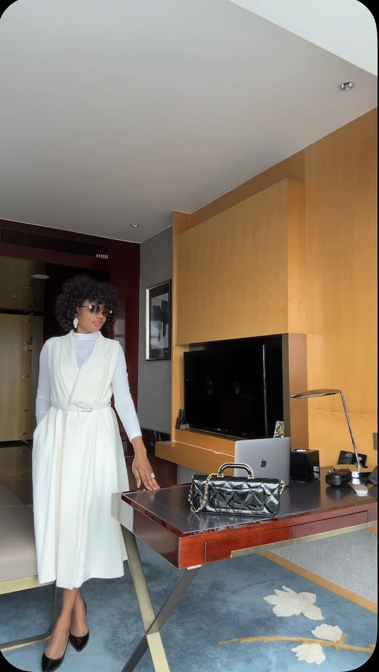 Robe Midi Croisée Sans Manches Ceinturée – Gris Anthracite