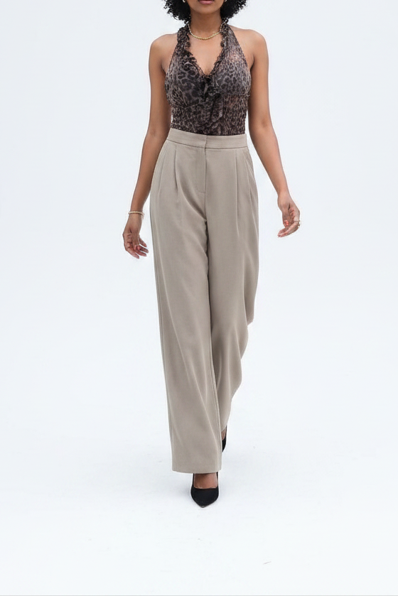 Femme d'affaires walking