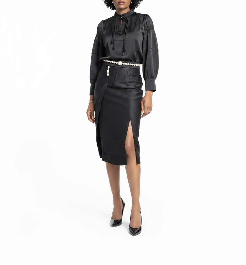 Ensemble noir satiné élégant - mannequin fond blanc