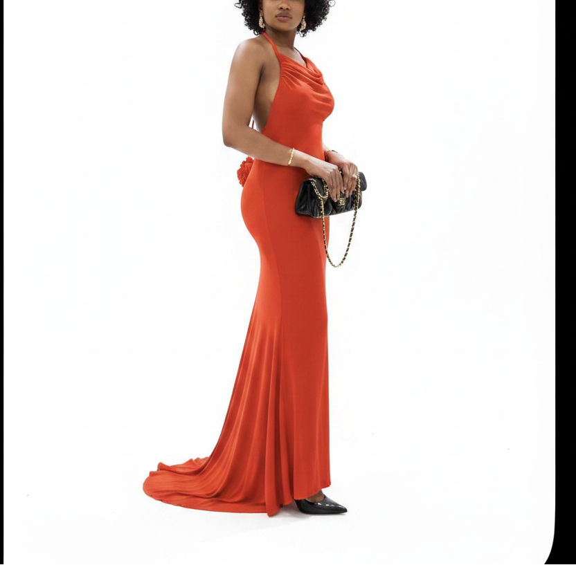 Mannequin robe orange-rouge fond blanc