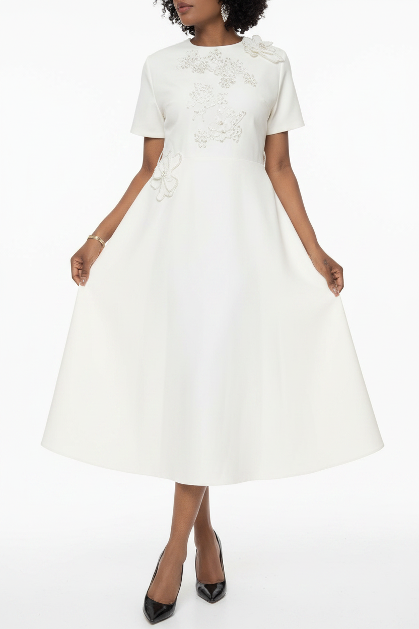 Robe blanche brodée - zoom sans tête