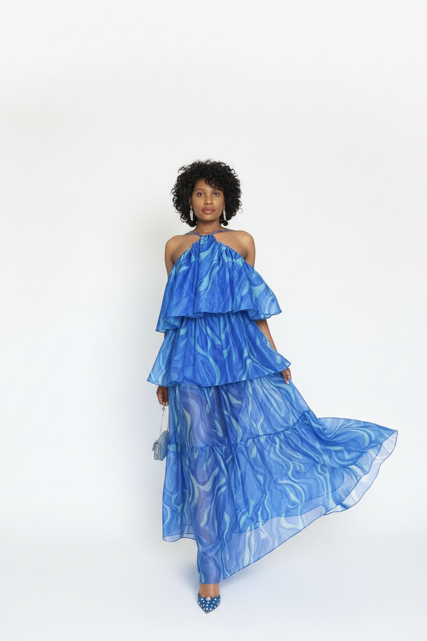 Robe bleue transparente marche