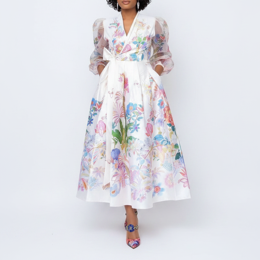Robe florale avec mannequin fond blanc