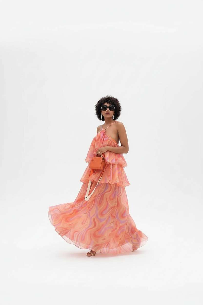 Robe Orange Pose Dynamique
