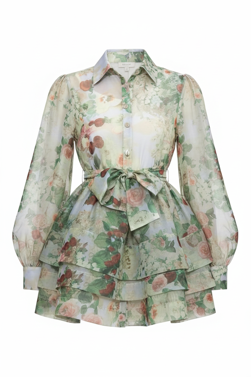 Robe verte seule fond blanc